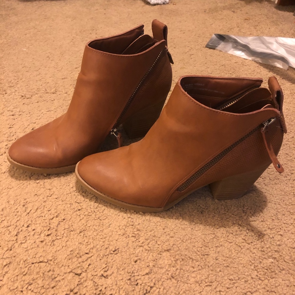 Dolce Vita booties